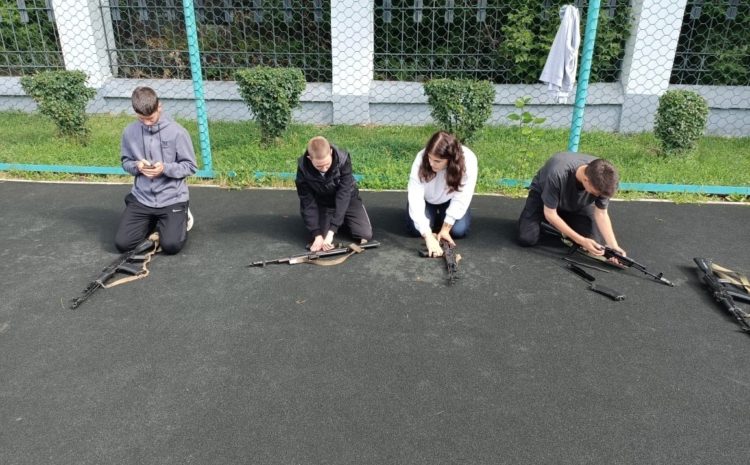  Подготовку к игре «Служу Отечеству»